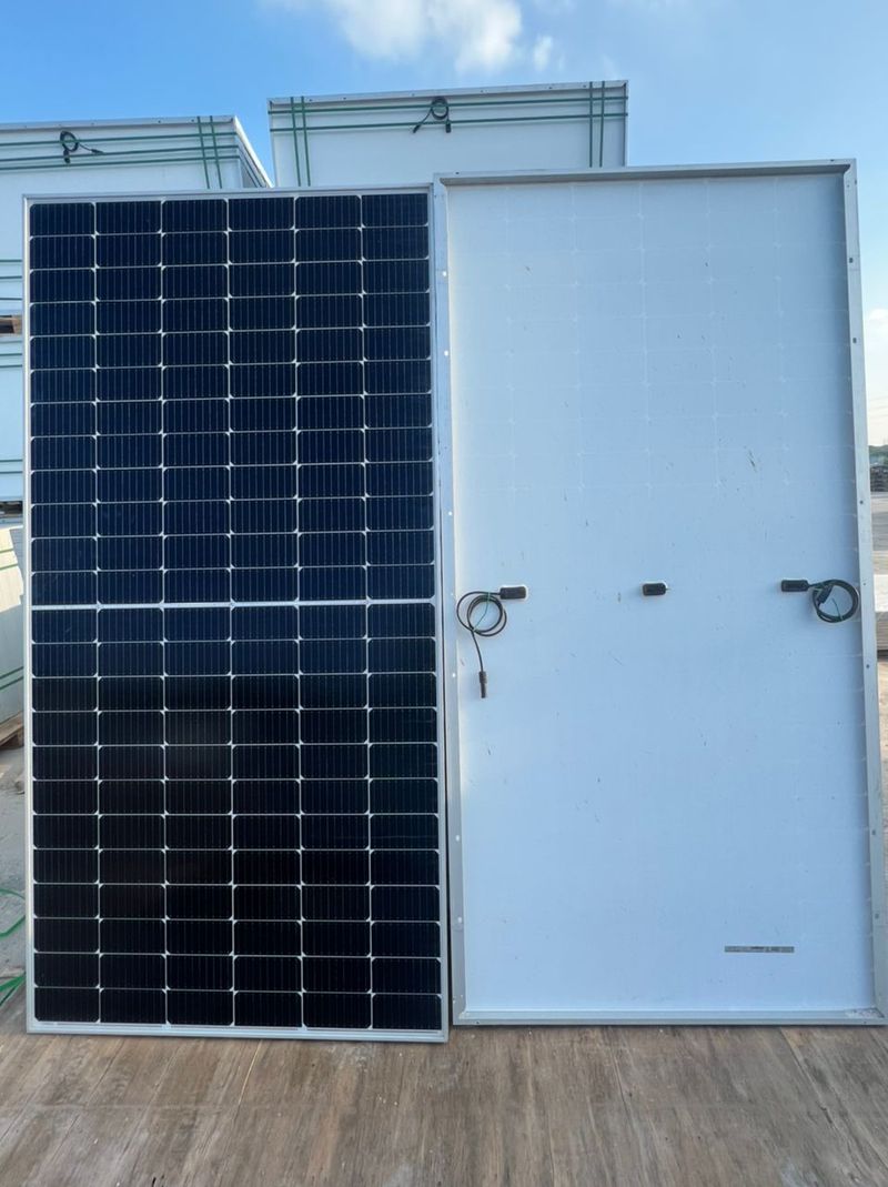 Image for 650W Monocrystalline Solar Panel - High-Efficiency Solar Power Panel